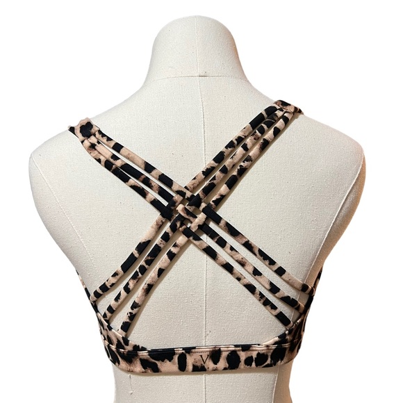 Victoria’s Secret Large Leopard Print Strappy Back Sports Bra - Picture 3 of 4